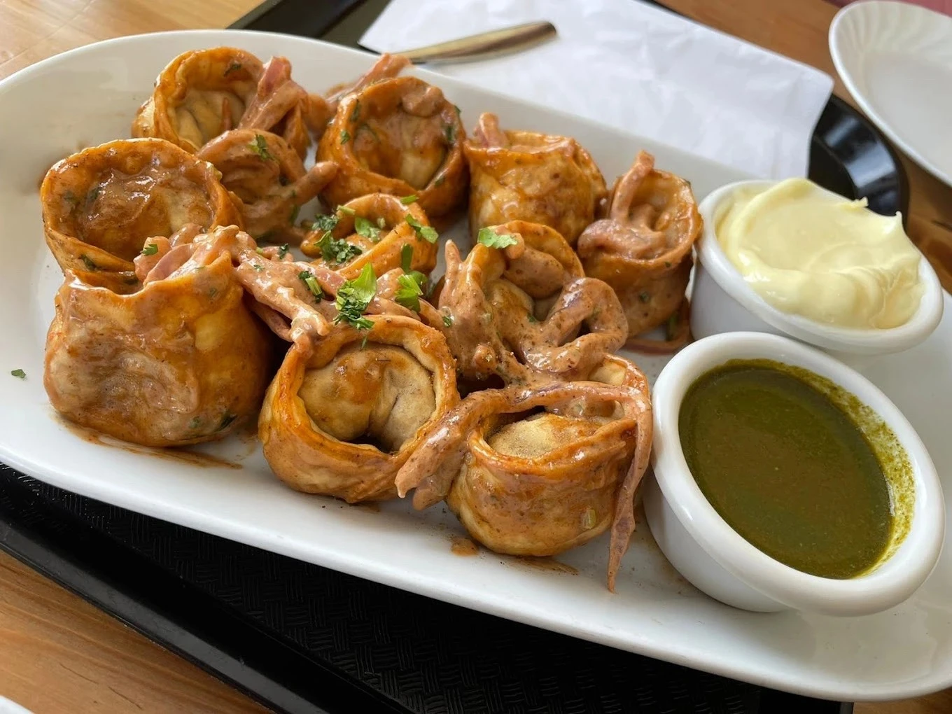 Freshly baked tandoori kulchas at Amritsari Kulcha Point
